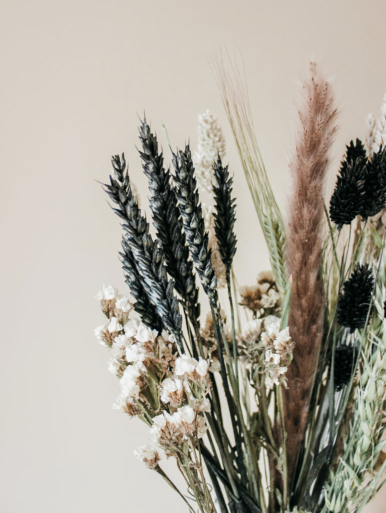 Droogboeket Night fall - Droogbloemen boeket pampas pluimen neutrals lavendel zwarte phalaris - Veldboeket - Flowers to stay