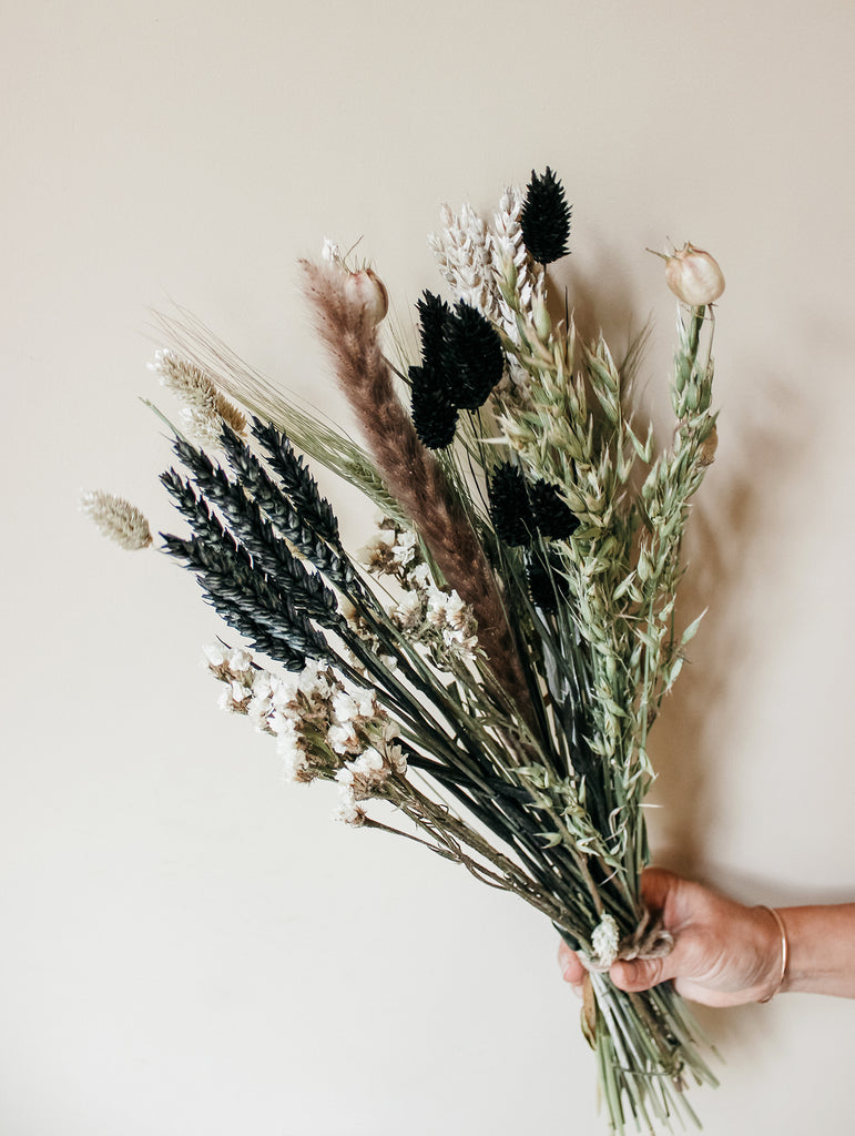 Droogboeket Night fall - Droogbloemen boeket pampas pluimen neutrals lavendel zwarte phalaris - Zwart veldboeket - Flowers to stay