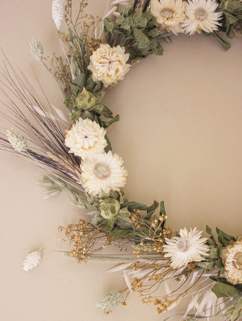Gedroogde bloemenkrans Angel white - Droogbloemen kransen - Flowers to stay