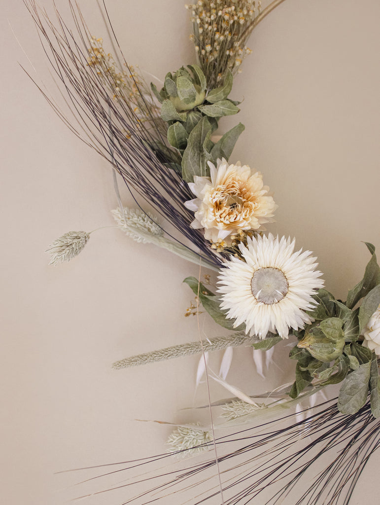 Gedroogde bloemenkrans Angel white S - Droogbloemen kransen - Flowers to stay