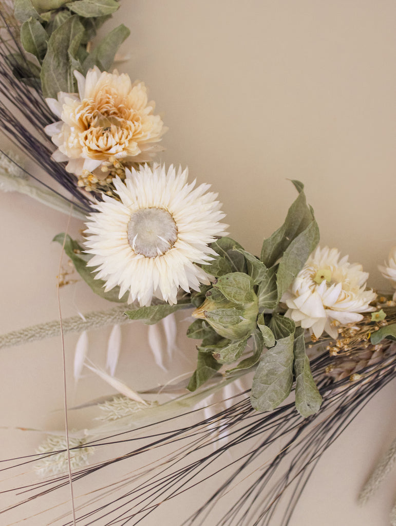 Gedroogde bloemenkrans Angel white S - Droogbloemen kransen - Flowers to stay