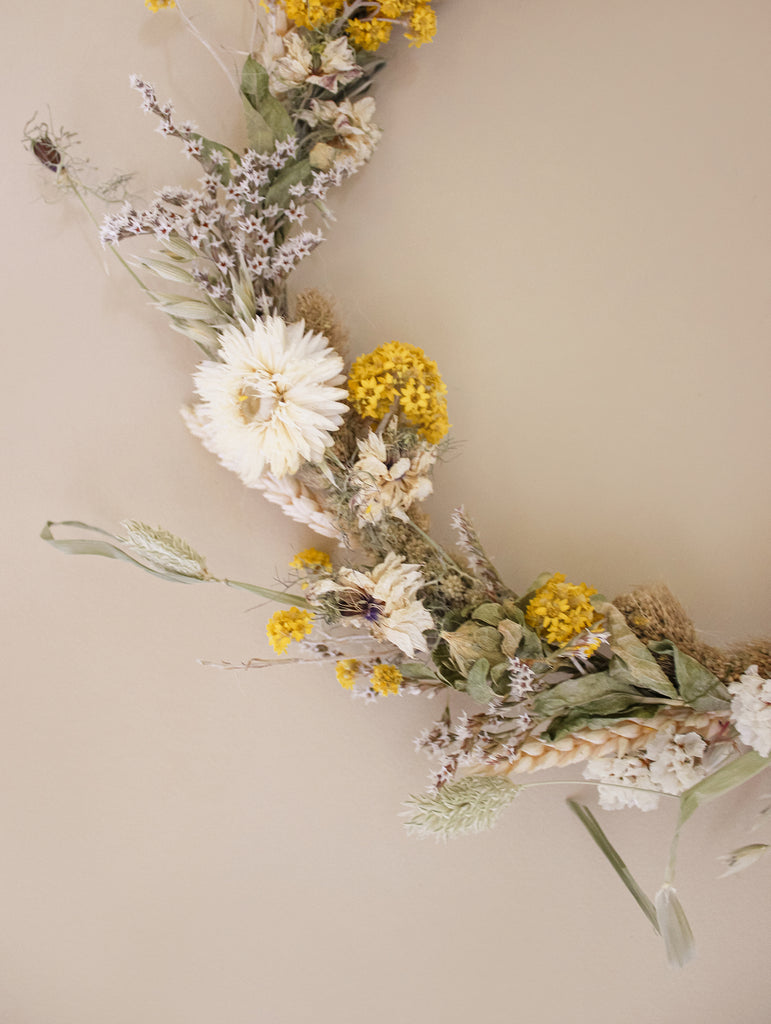 Gedroogde bloemenkrans Goldilocks - Droogbloemen kransen - Flowers to stay