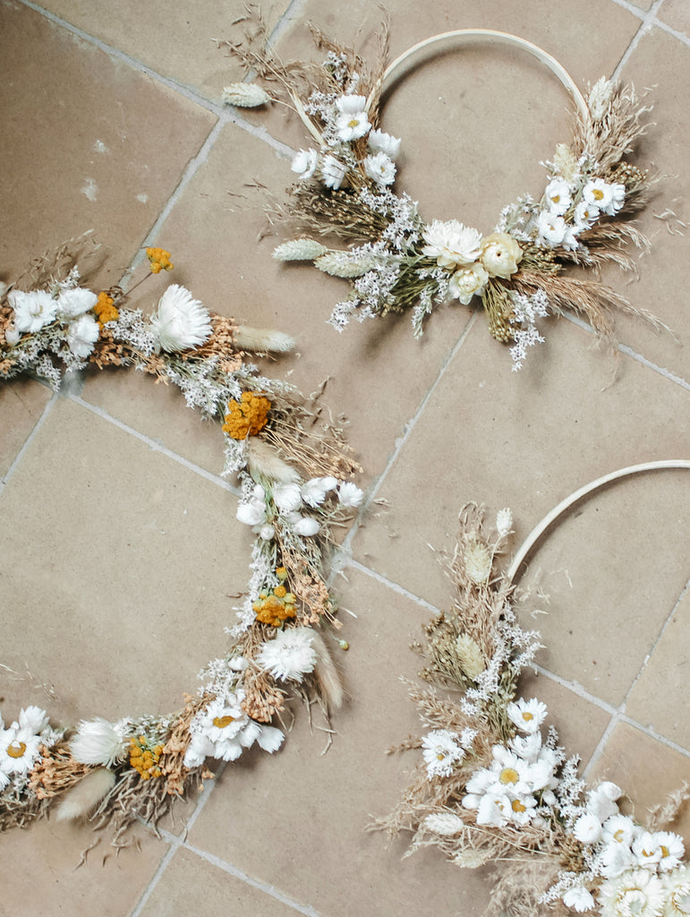 Droogbloemen krans handgemaakt - ocre daisy - flowers to stay - fts atelier